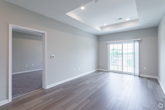 2BR, 2BA - Living Room - Pearl Pointe Apartments