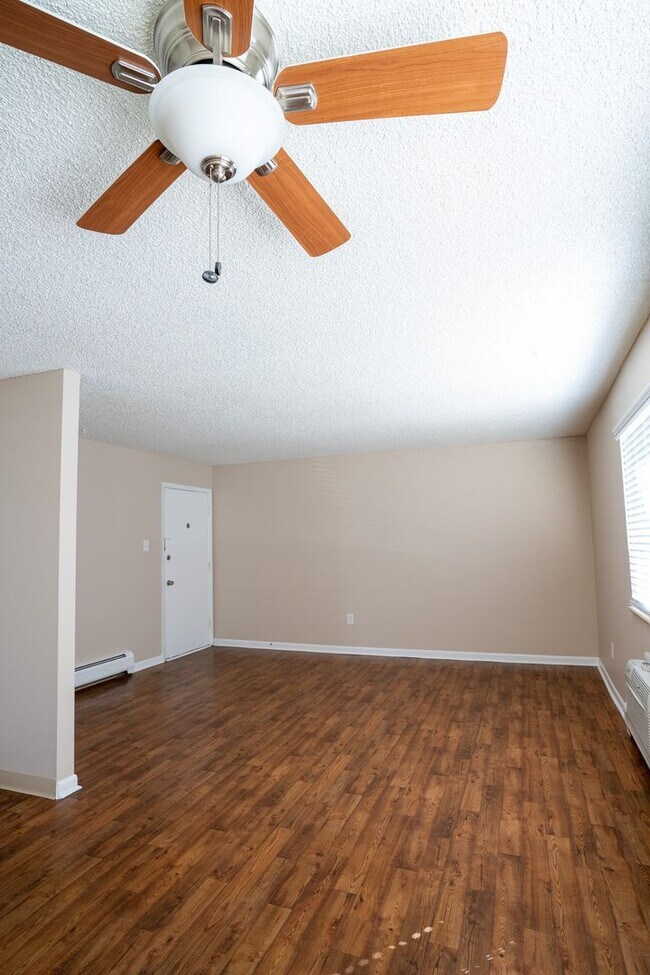 Photo - Lorinda Apartments