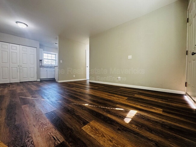 Photo - 63 Trinity Rd Unit 8