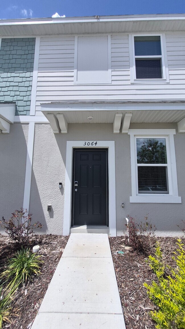 Photo - 3064 Skyline Lp