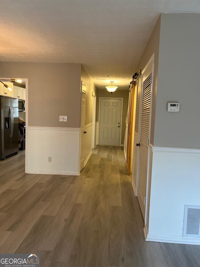 Photo - 591 Wedgewood Dr