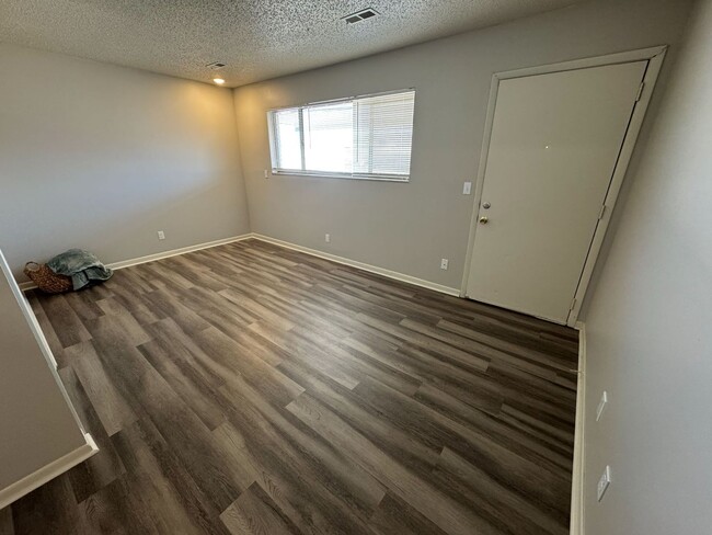 Photo - Valley View Apartments