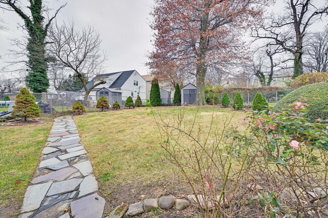 Photo - 80 W Kingsbridge Rd Unit ID1300016P