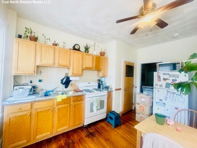 Building Photo - 206 Hanover St Unit 4 Rental
