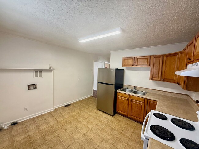 Photo - Two bedroom, 1 bath house in Burlington