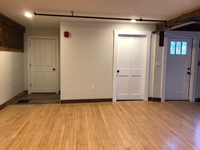 Photo - 13 Tavern Wy