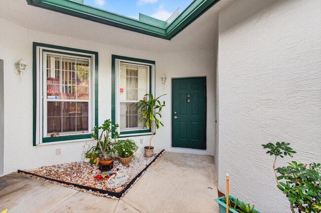 Photo - 3162 Via Poinciana