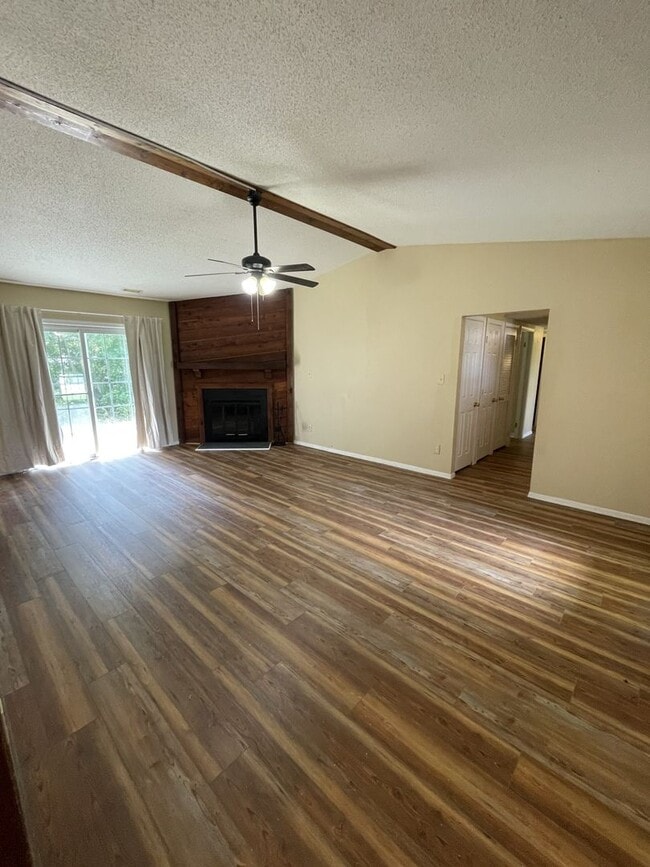 Photo - 104 Bayer Ct