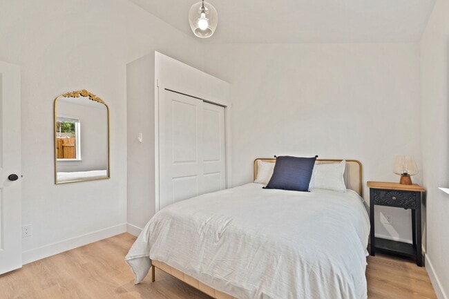 Dormitorio principal (cama queen) - 121 2nd St SE