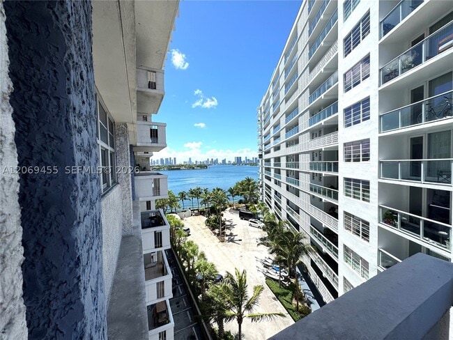 Building Photo - 800 West Dr Unit 734