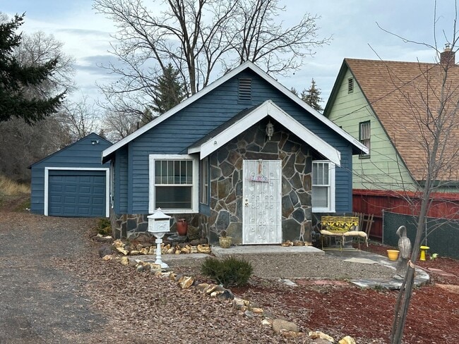 Building Photo - 227 Upham St Rental