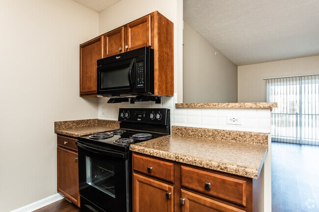 1BR, 1BA - 678 SF - The Foxfire