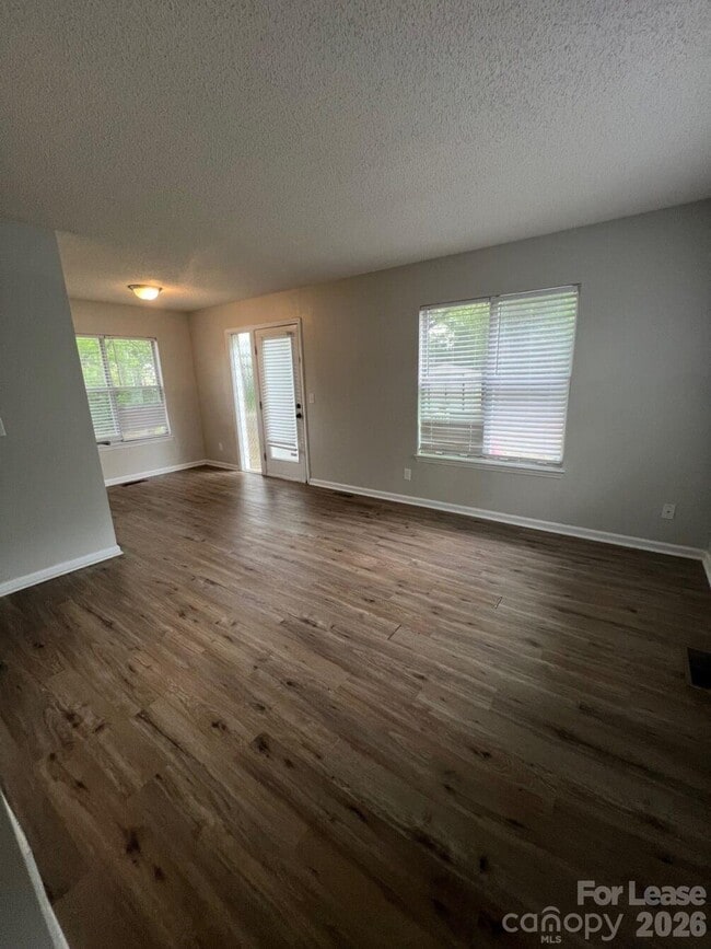 Photo - 8014 Pleasant Grove Rd