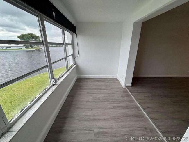 Photo - 1112 Lake Terrace Unit 207