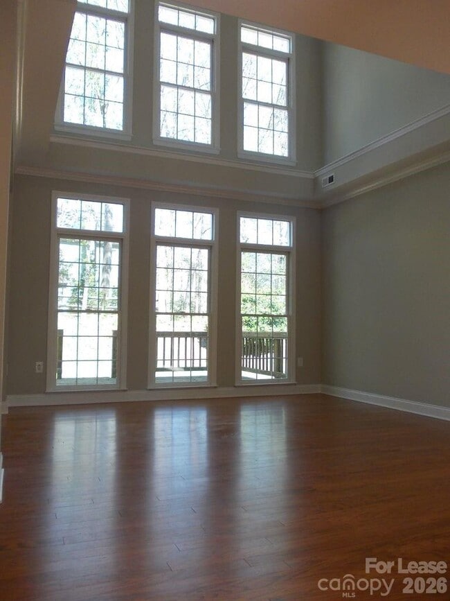 Photo - 6223 Hickory Cove Ln