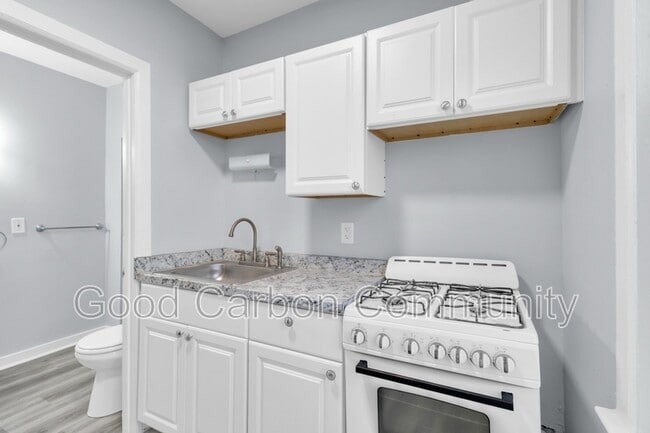 Photo - 131 Allen St Unit 14