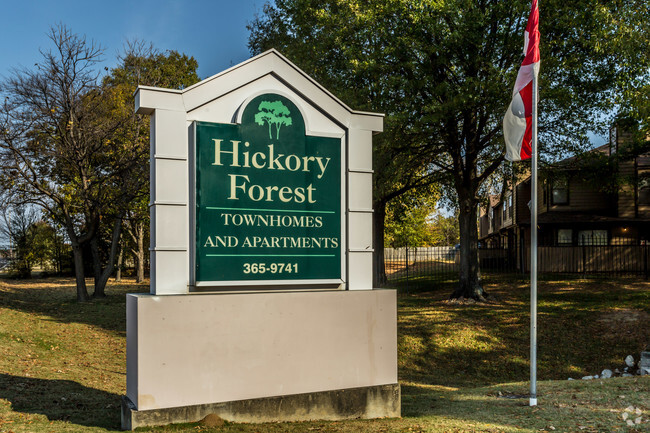 Building Photo - Hickory Forest Rental