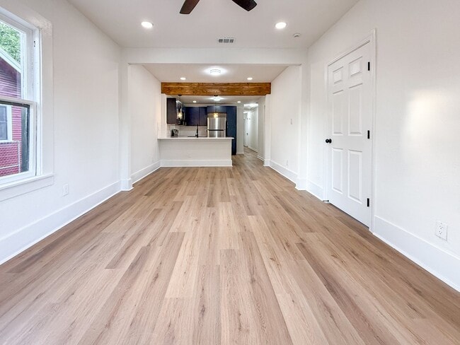 Photo - 271 Oelkers St