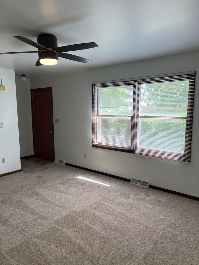 Building Photo - 9126 Broadway Dr Unit 9126 Broadway Dr. Rental