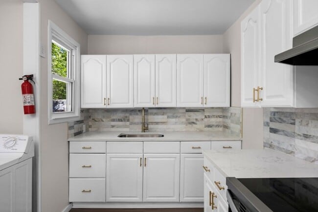 Building Photo - Spacious 3-Bedroom Home with Large Yard in Browns Mills
