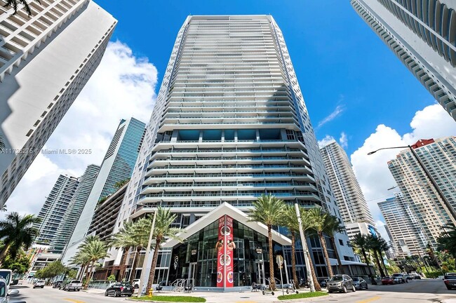 Photo - 1300 Brickell Bay Dr Unidad 2504 Rental