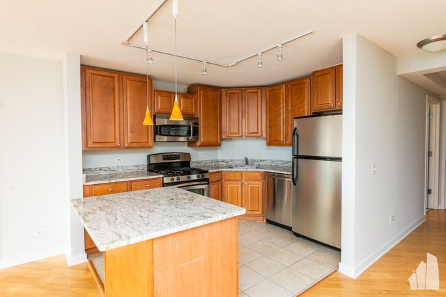 Building Photo - 545 N Dearborn St Rental