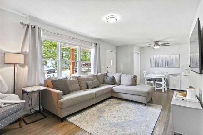 Photo - 2363 Beverly Ln
