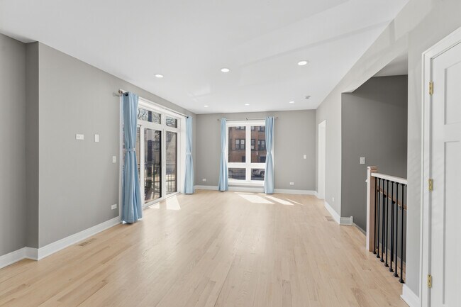 Photo - 7428 N Rogers Ave Unit 1S