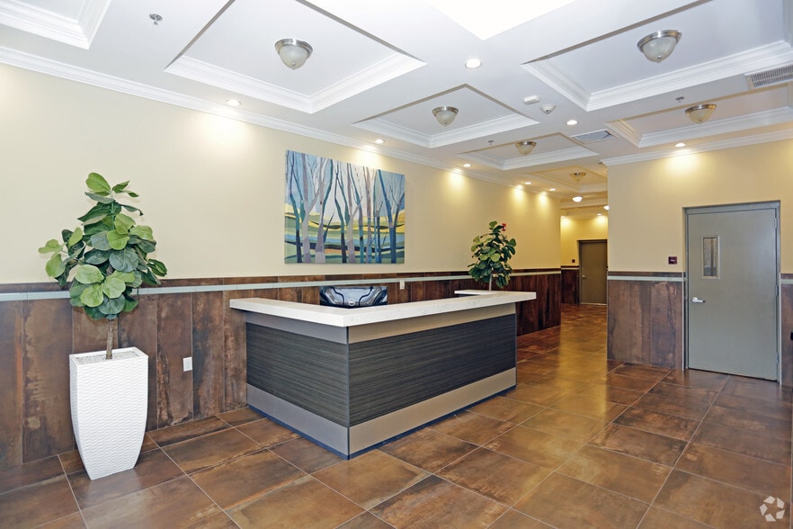 Lobby Attendant Desk