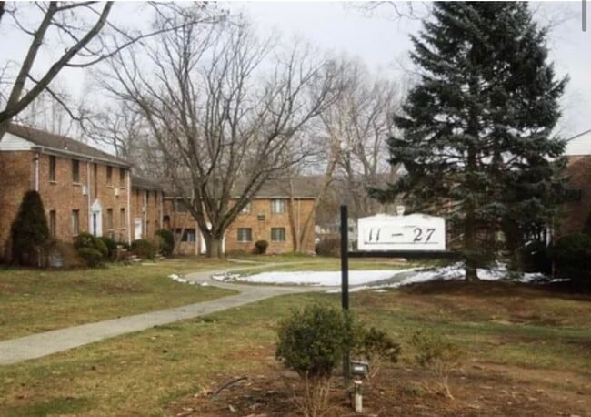 Building Photo - 21 Troy Dr Unit 21 A