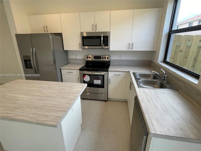 Photo - 969 NE 211th St