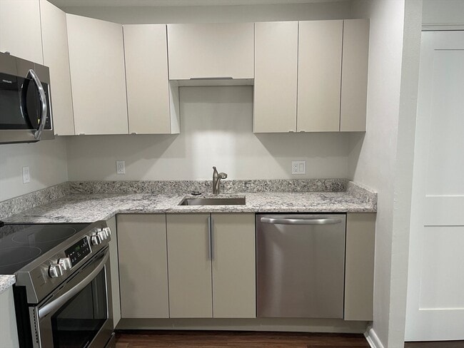 Photo - 461 Washington St Unit 305