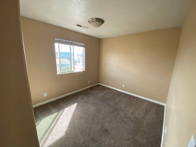 Photo - 2930 E 450 N