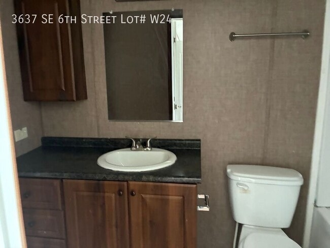 Photo - 3637 SE 6th St