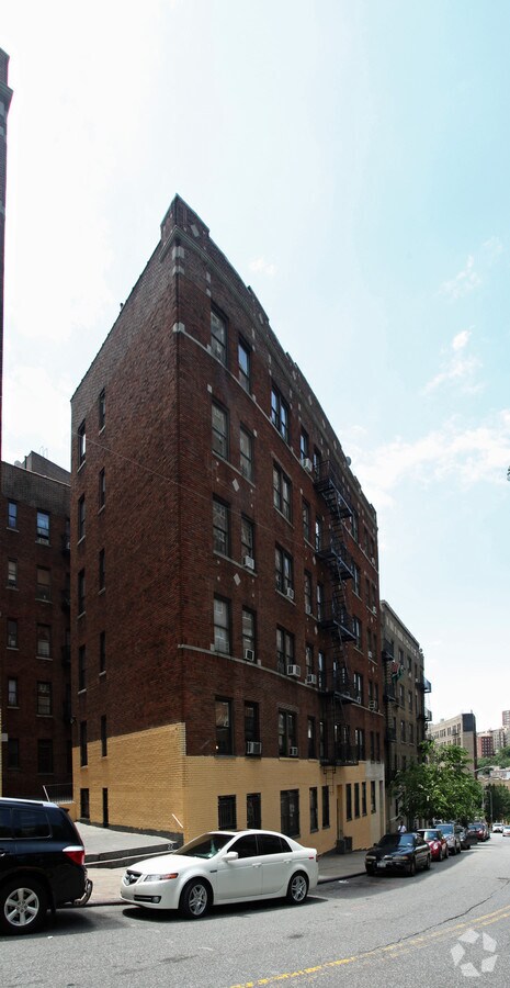 10-22 Fairview Ave - 10-22 Fairview Ave