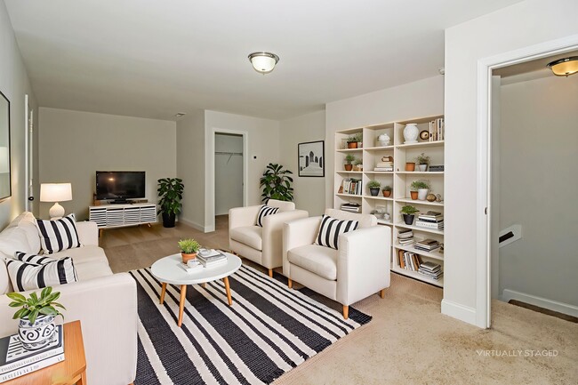 Photo - 1600 Carmelina Dr SE