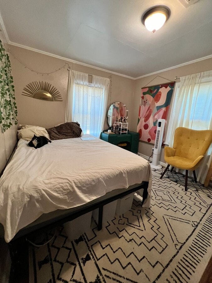 Photo - Spacious and bright Upper One Bedroom