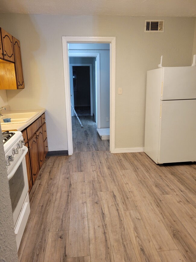 Kitchen - 1044 Loretta Ave Apartments Unit 1046 Loretta