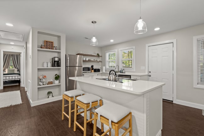 Photo - 2611 N Oakridge Cir