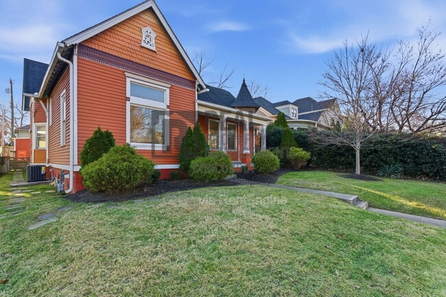 Photo - 1208 Woodland St