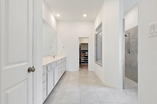 Building Photo - 4912 Overland Hollow Dr