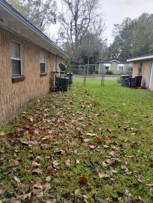 Photo - Nolan Street Duplex Unidad 3057 Nolan Street