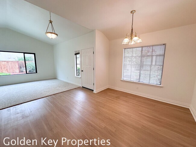 Photo - Move-in ready townhome in desirable Summerhill community in Encinitas!
