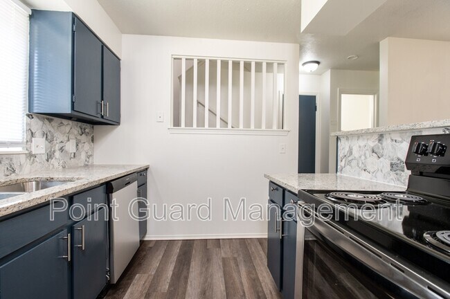 Photo - 5570 S Gold St