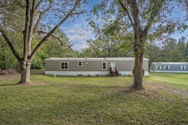 Photo - 1090 Nursery Rd House