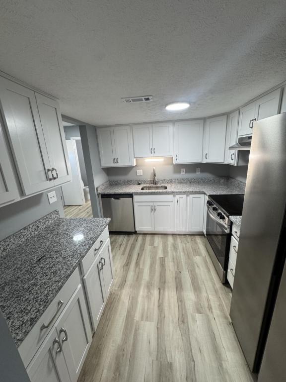 Building Photo - 22 Apple Ln