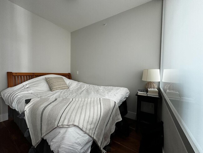 Photo - 111 13th St E