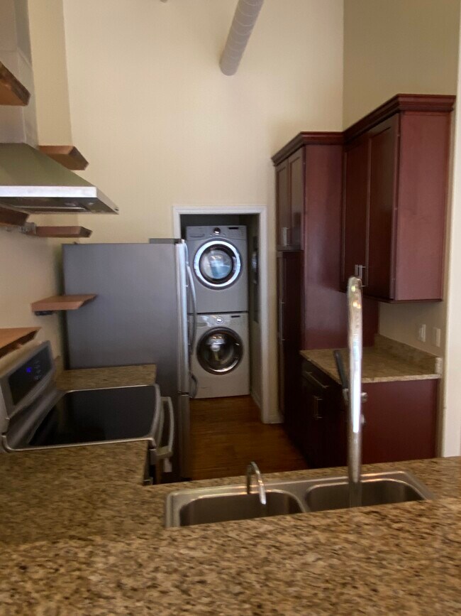 Photo - 48 E Walnut St