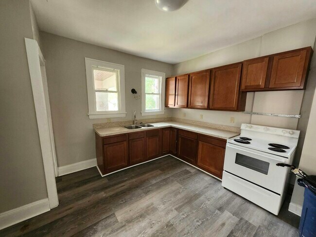 Photo - 3317 Cedarbrook Rd