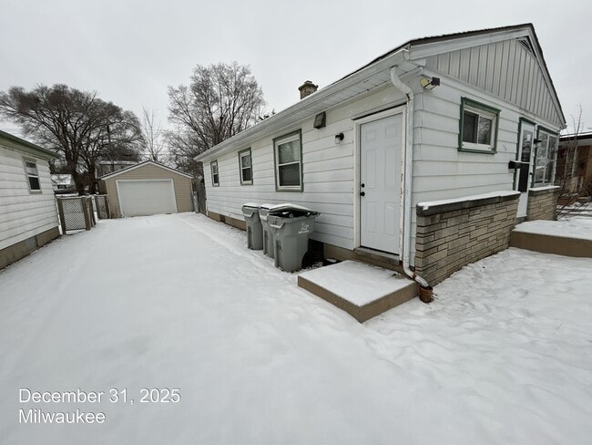 Photo - 5329 N 65th St